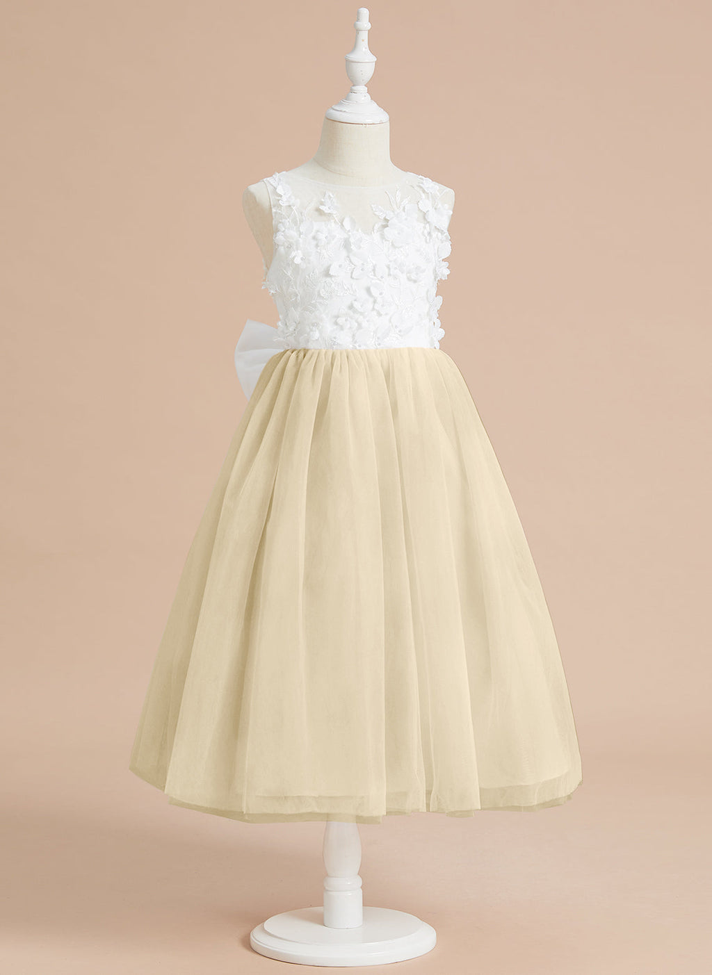 Vestido midi de encaje floral y lazo grande 