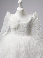 Vestido blanco de tul y plumas hasta la rodilla para bebé niña 