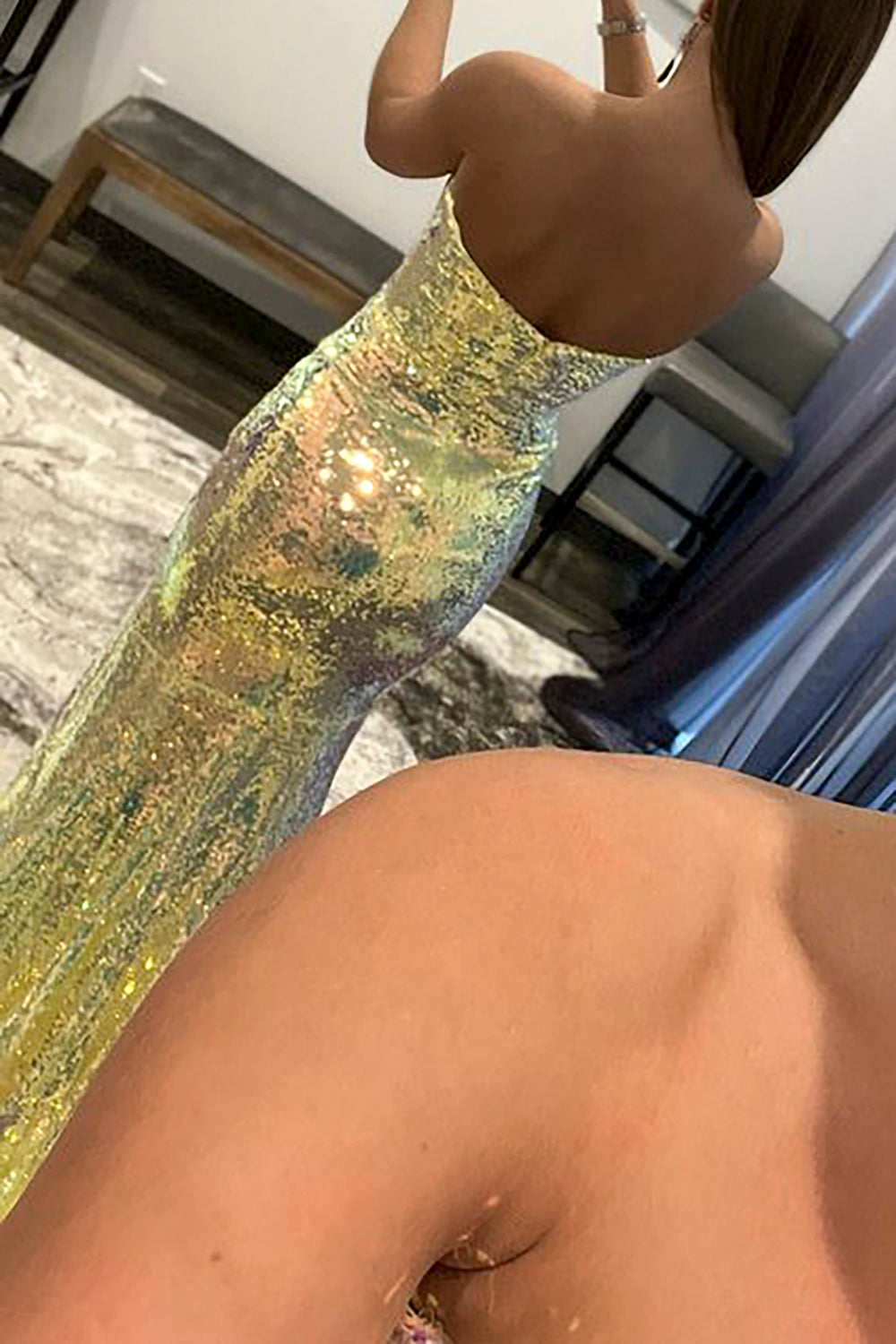 Robe de bal bustier à sequins avec fente