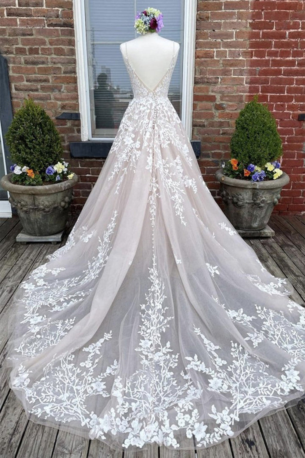 Robe de mariée longue avec appliques