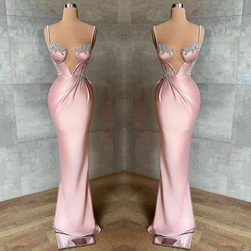 Vestido de fiesta largo de sirena con escote corazón, tirantes finos, satén y pedrería
