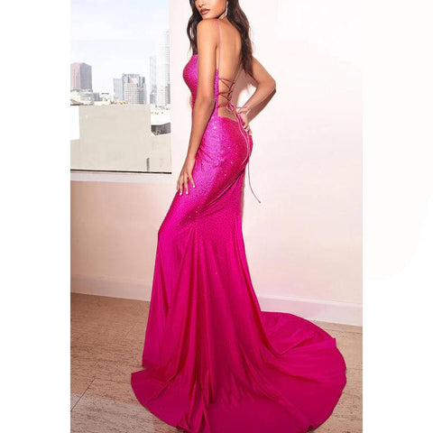 Robe de soirée longue sirène en satin perlé à bretelles spaghetti sans manches