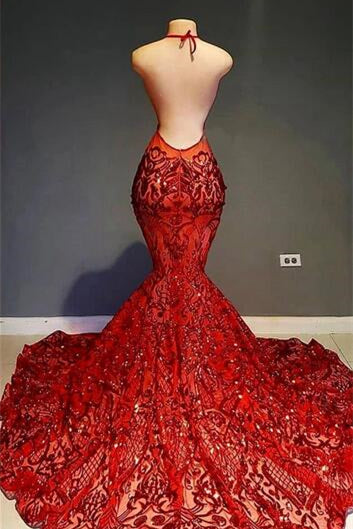 Robe de bal sirène sexy en dentelle, décolleté plongeant en V et dos nu, à col halter.
