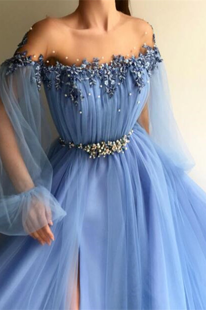 Vestido largo de fiesta de tul con hombros descubiertos, mangas largas, cuentas y aberturas