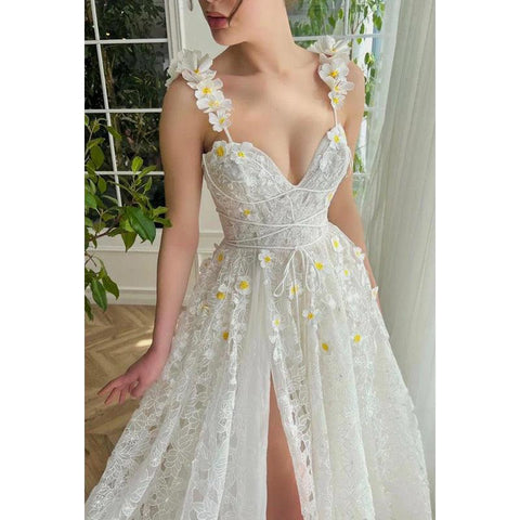 Vestido largo de noche de fiesta corte A con escote corazón, apliques de encaje transparente y abertura 
