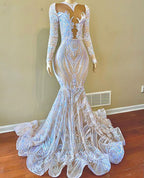 Vestido de sirena de fiesta con apliques de lentejuelas blancas, encaje y mangas largas.