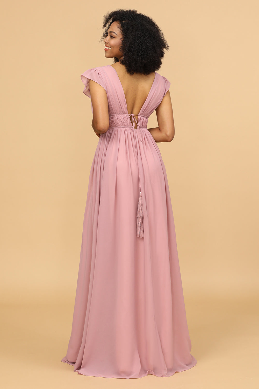 Robe de demoiselle d'honneur longue en mousseline rose poudré à col en V