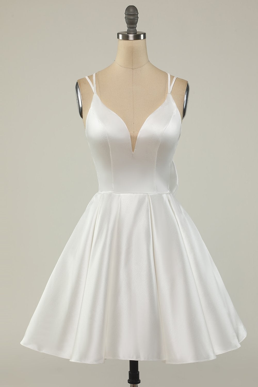 Robe de bal courte en satin