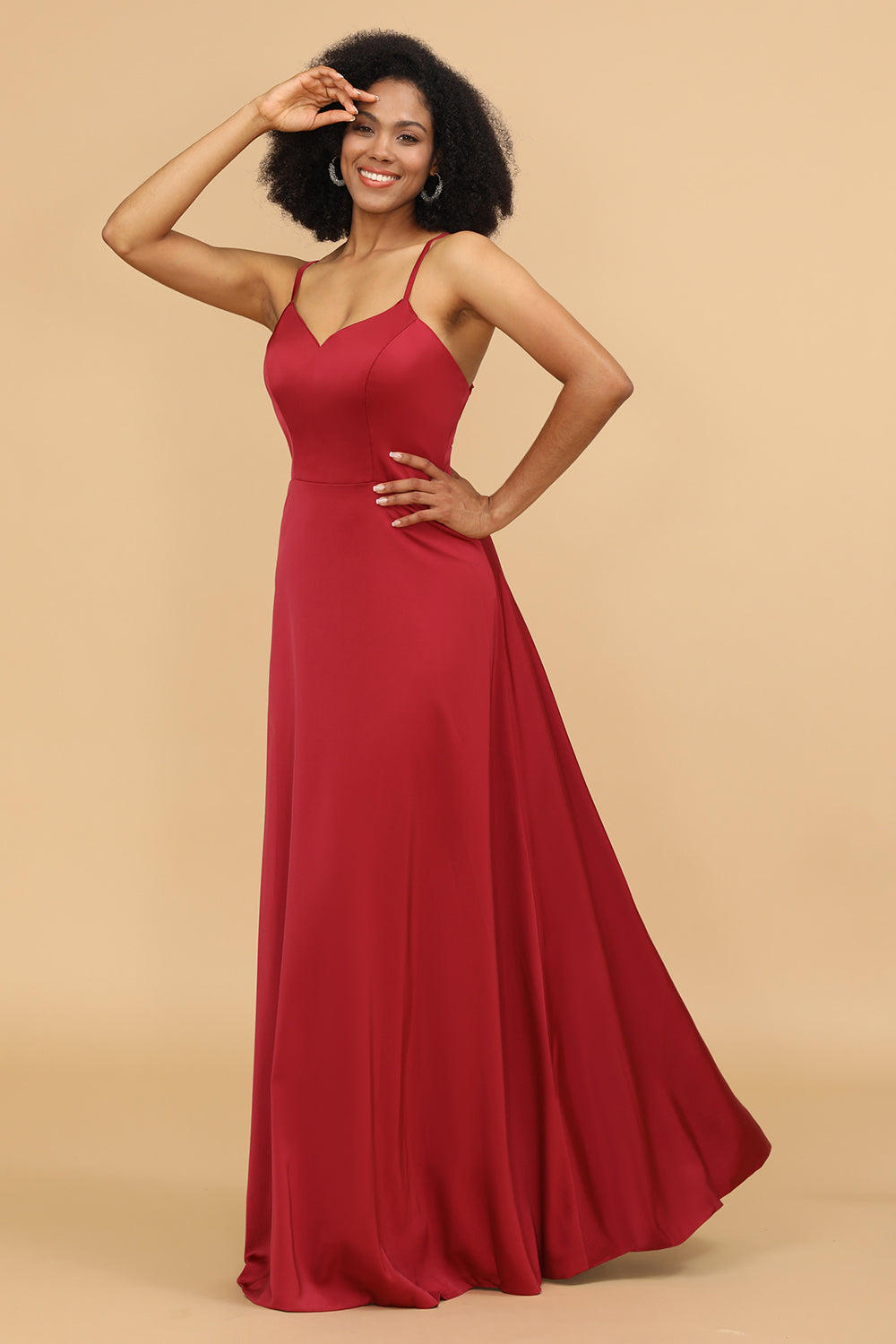 Vestido de dama de honor de satén con espalda de cordones