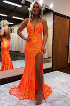 Robe de bal longue sirène à fines bretelles et sequins avec appliques
