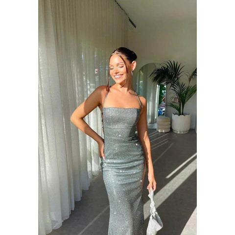 Robe de soirée longue fourreau à bretelles spaghetti et paillettes scintillantes