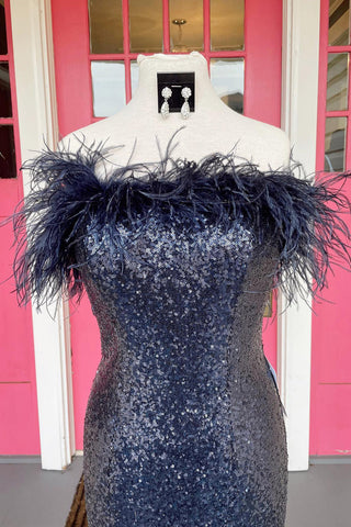 Robe de bal longue sirène sans bretelles à sequins bleu clair et plumes