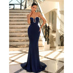 Vestido de fiesta de graduación de sirena negro con cuentas y escote en V sexy 