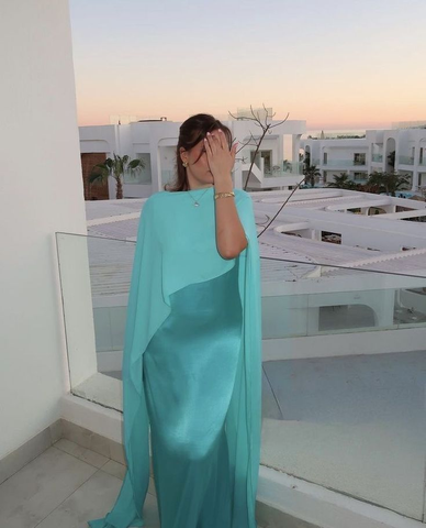 Elegante vestido largo de noche de satén y gasa Y7867