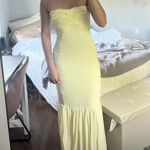 Lindo vestido de noche amarillo sin tirantes de gasa con volantes, estilo sirena, para baile de graduación Y7896
