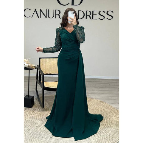 Robe de bal longue scintillante à col en V et à plis perlés 