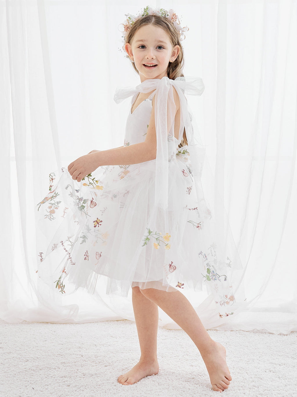 Vestido de niña pequeña de las flores, corte en A, sin mangas, de tul bordado floral. 