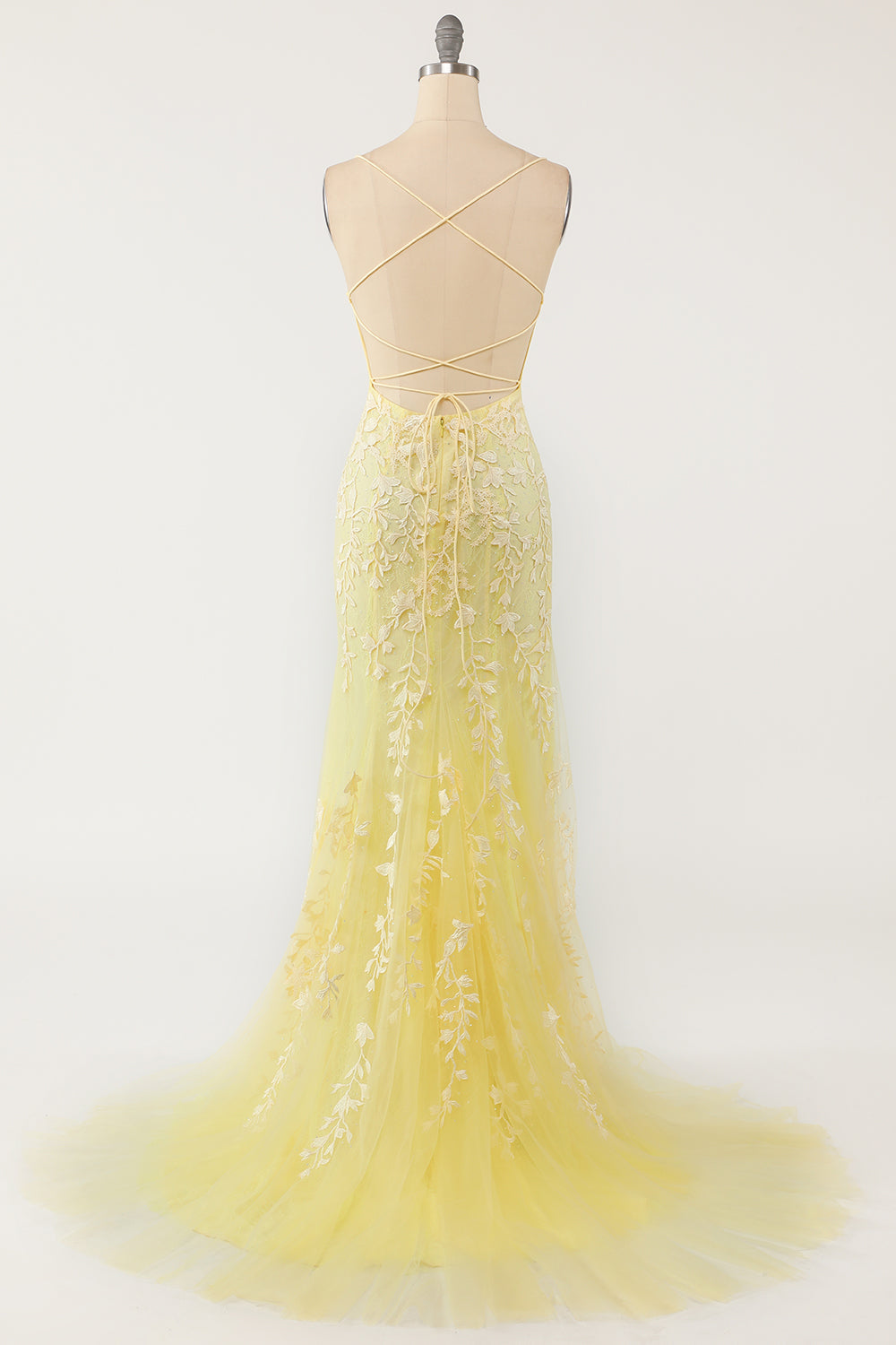 Robe de bal dos nu à fines bretelles