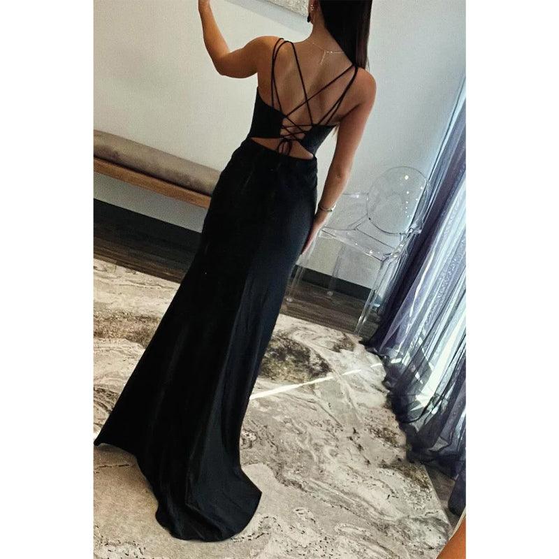 Robe de soirée en satin ajustée, col en V, bretelles spaghetti, appliques, fente latérale 