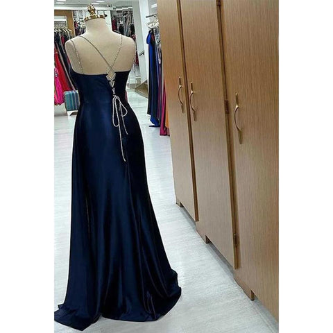 Robe de soirée à bretelles spaghetti et col en V, froncée et traîne 