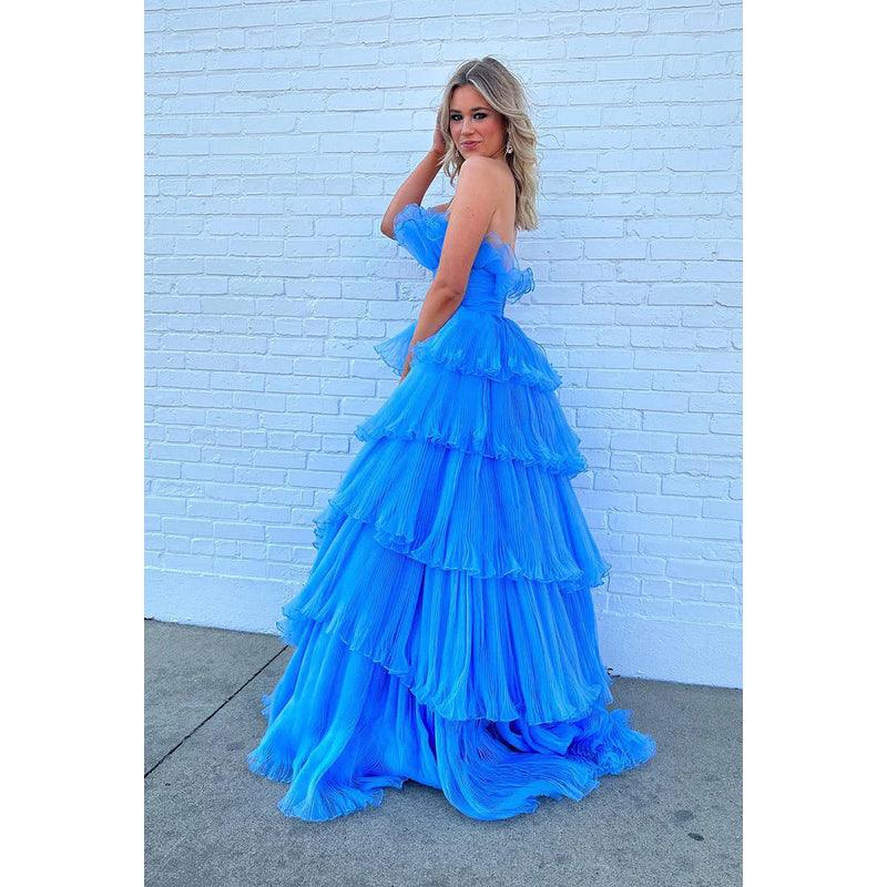 Vestido largo de fiesta de corte A, sin tirantes, de tul fruncido con cola de barrido