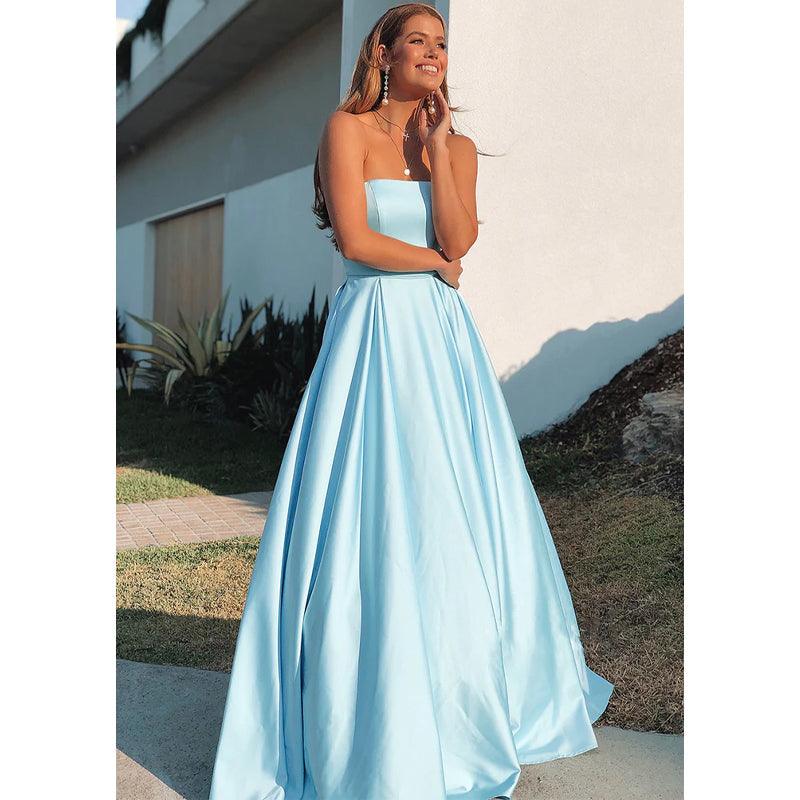 Robe de bal longue trapèze en satin bleu ciel sans bretelles 
