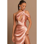 Vestido de noche formal largo de satén plisado con un solo hombro y corte tubo/columna 