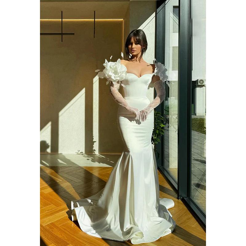 Superbe et charmante robe de bal sirène à manches longues, sans bretelles, en satin, avec fleurs