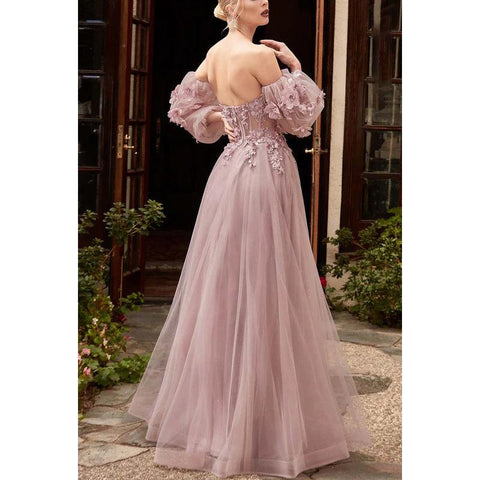Robe de soirée trapèze à manches longues et col en cœur, en tulle avec appliques florales