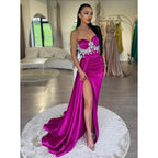Vestido largo de fiesta formal con escote en forma de corazón y cristales, con abertura y corte tubo/columna para noche 