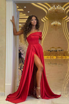Vestido largo rojo de fiesta con hombros descubiertos y abertura