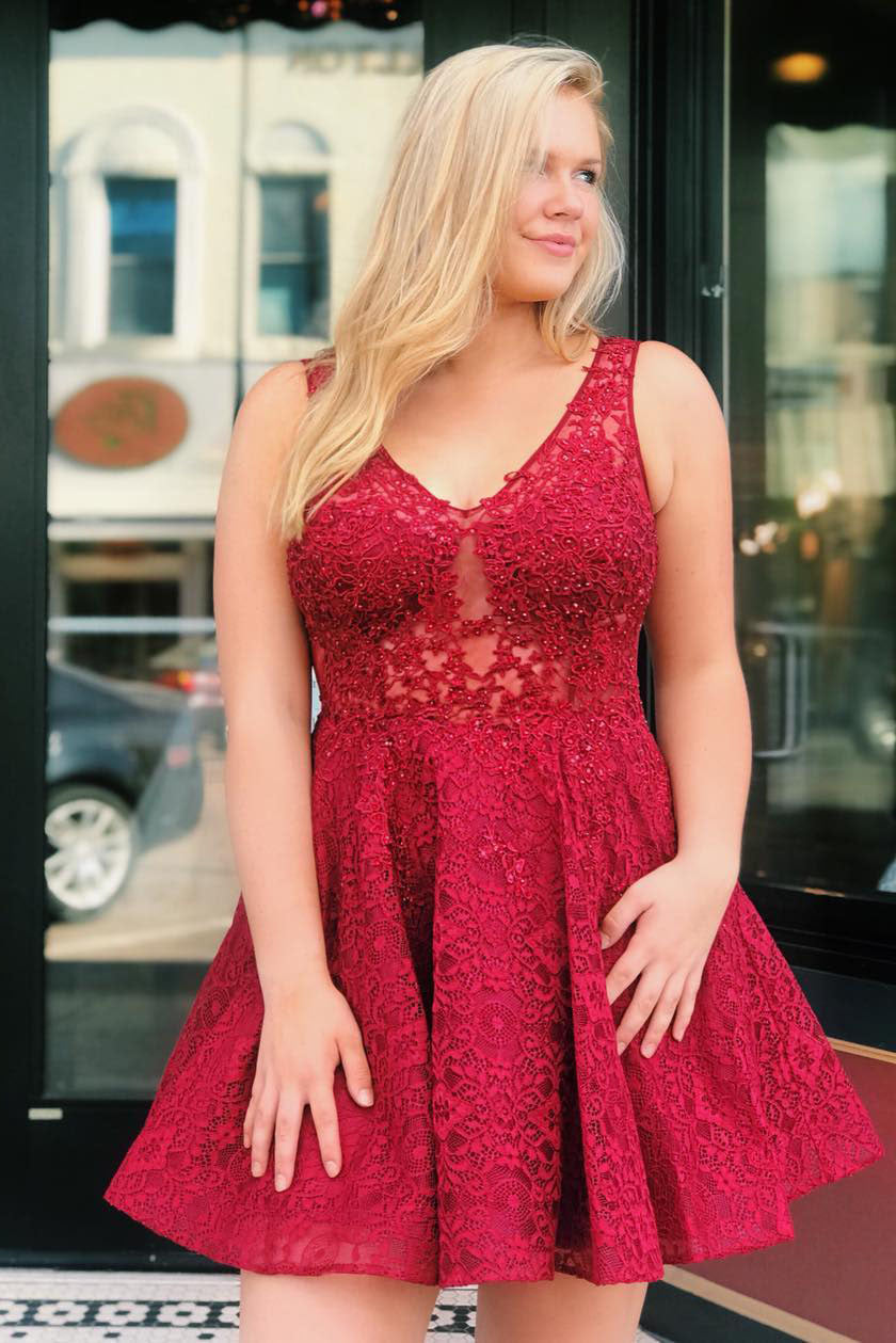 Vestido de fiesta de encaje rojo de corte A con espalda transparente