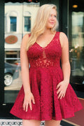 Vestido de fiesta de encaje rojo de corte A con espalda transparente