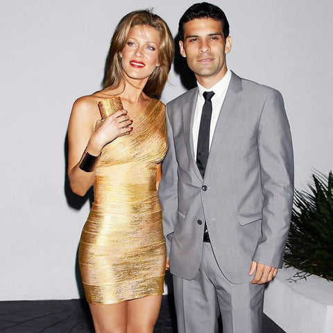 Vestido ajustado dorado de un solo hombro con vendaje, ideal para fiestas, discotecas y graduaciones.