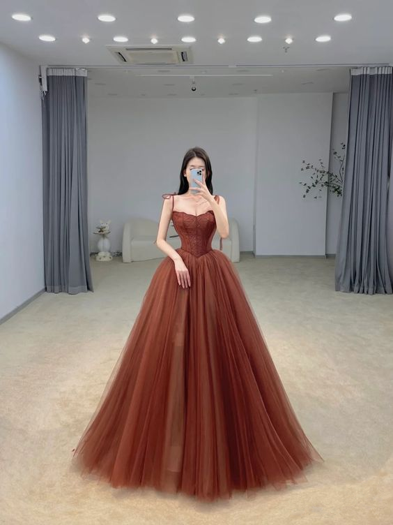 Vestido de baile de tul con tirantes finos y corte en A, ideal para el 16 cumpleaños (Y7176)
