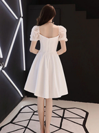 Vestido corto de satén blanco para baile de graduación, vestido blanco para fiesta de bienvenida Y2423