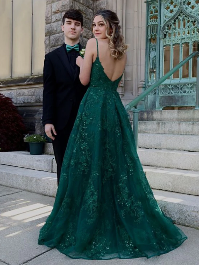 Vestidos largos de fiesta de encaje verde con escote en V y corte en A, vestidos formales de encaje verde, vestidos de noche verdes Y4079