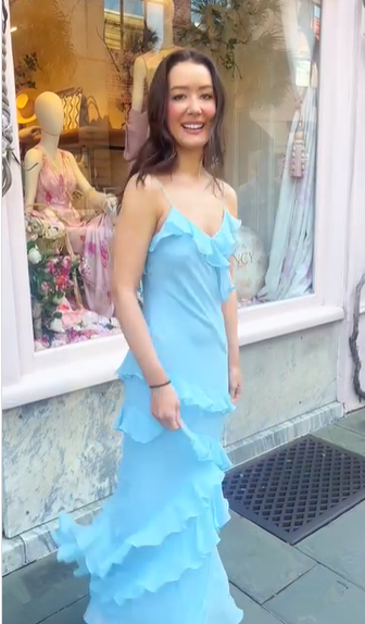 Robe de bal élégante en mousseline bleue à fines bretelles et volants, dos nu, Y8267