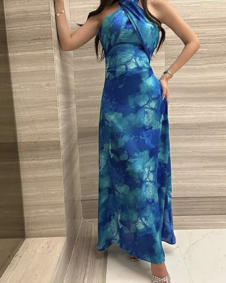 Robe de soirée longue en mousseline bleue à col halter, modèle unique Y8108
