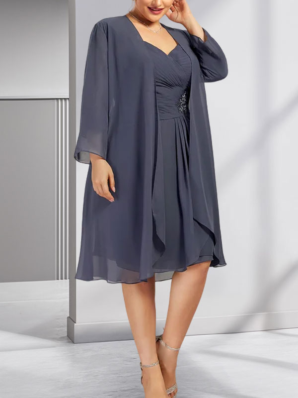 Vestido de corte recto/columna, escote corazón, largo hasta la rodilla, de gasa, con apliques de cuentas, encaje, lentejuelas y pliegues para la madre de la novia.