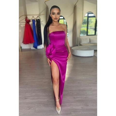 Vestido largo de noche de fiesta sin tirantes, sin mangas, con estampado floral y fruncido, de satén. 