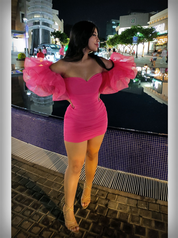 Robe courte sexy à volants roses pour anniversaire, épaules dénudées, tendance Y5419