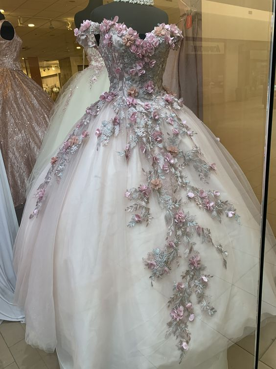 Vestido de quinceañera con hombros descubiertos y estampado floral, modelo Y5978