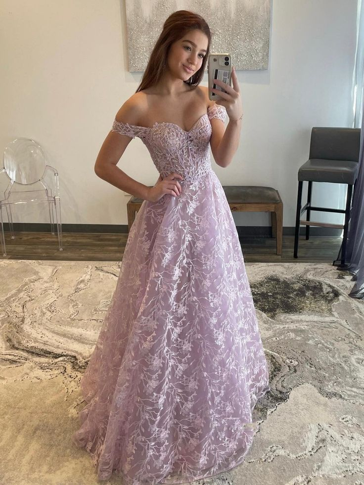 Robes de bal longues en dentelle lilas à épaules dénudées - Robes de soirée lilas à épaules dénudées Y5340