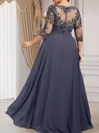 Robe de mariée en mousseline de dentelle, coupe trapèze, décolleté illusion, longueur au sol, avec volants cascade, idéale pour la mère de la mariée.