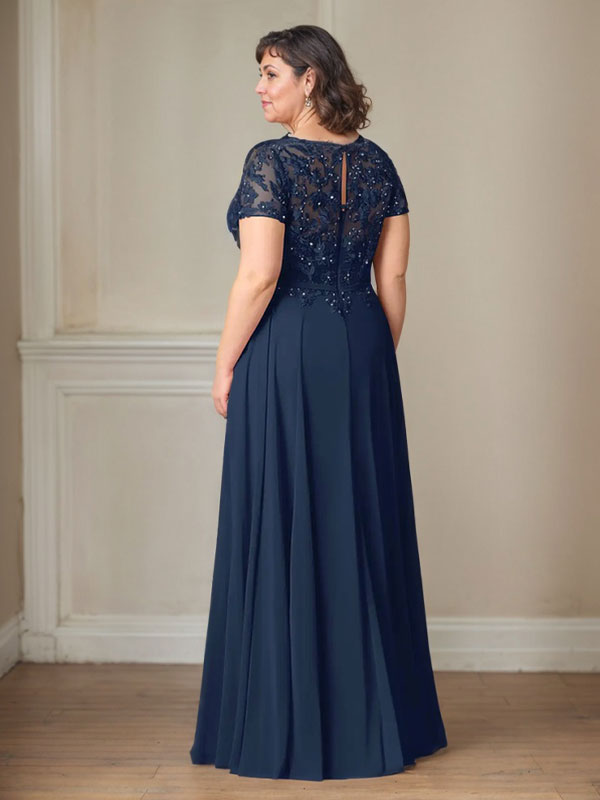 Robe en mousseline de soie bleu marine foncé, coupe trapèze, col bateau et sequins 