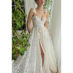 Robe de soirée longue trapèze en dentelle transparente avec décolleté en cœur et fente 