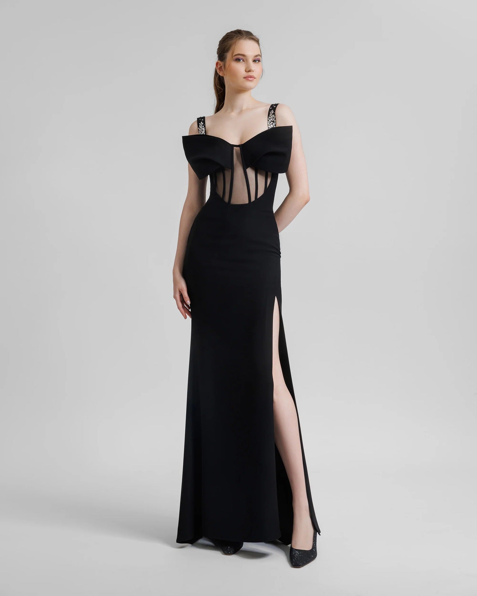 Vestido de graduación elegante con tirantes de diamantes, lazo y abertura 