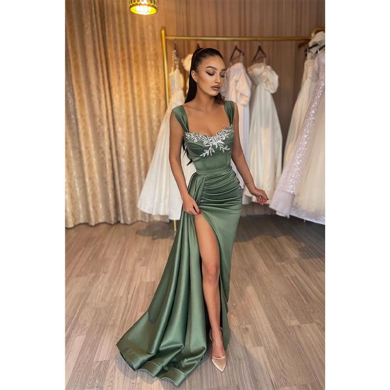 Vestido largo formal de fiesta con tirantes dobles y cuentas