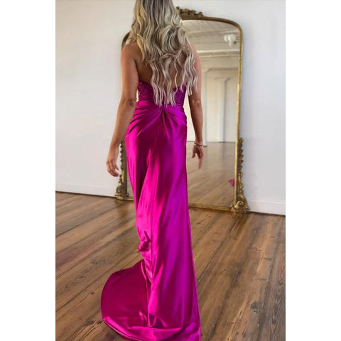 Robe de bal fourreau/colonne à col en V et fente latérale, sans manches, froncée